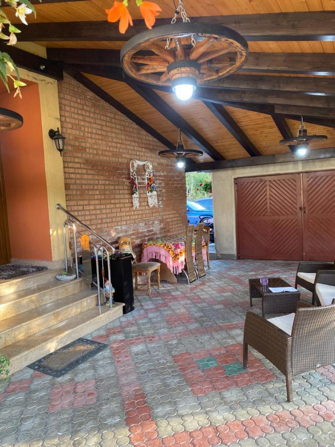 Casa Cu Flori Moisei Hotel ภายนอก รูปภาพ