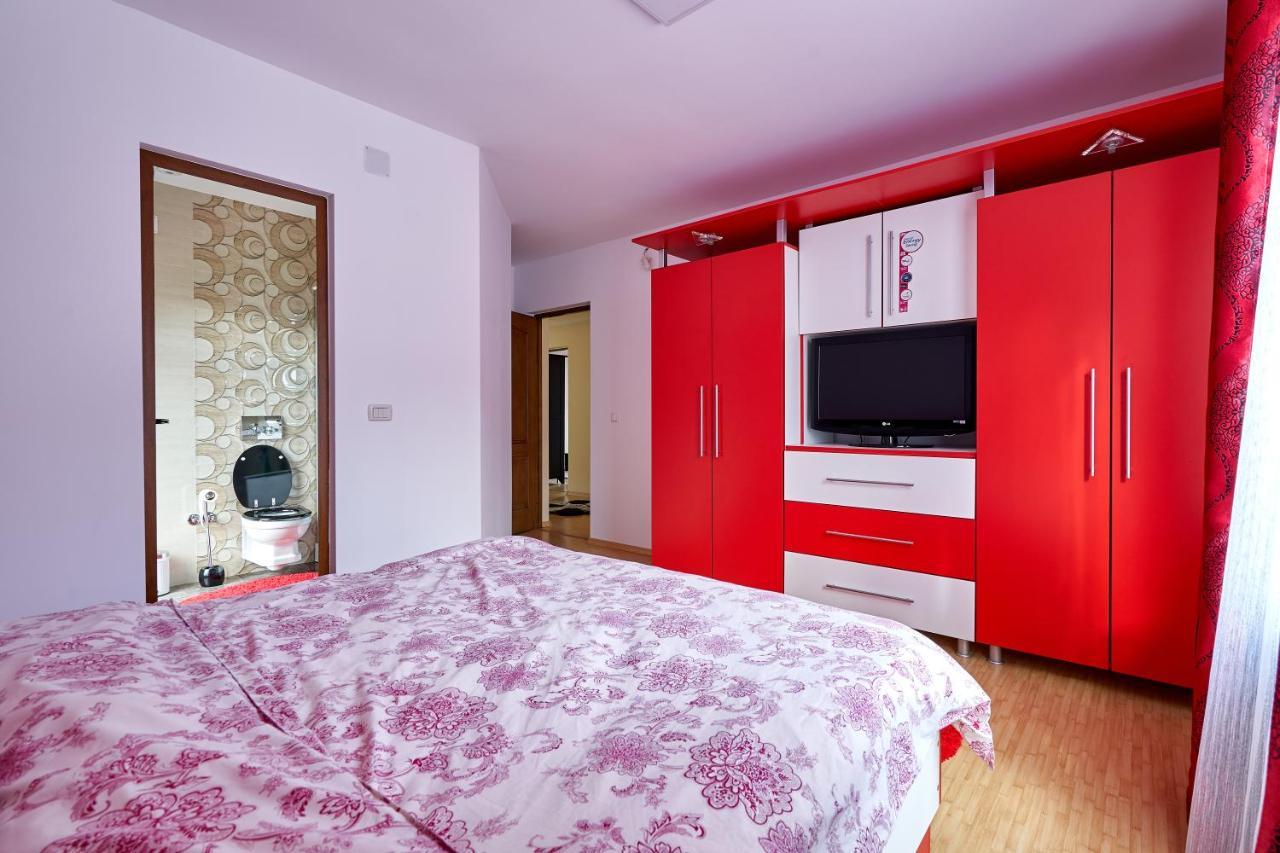 Casa Cu Flori Moisei Hotel ภายนอก รูปภาพ