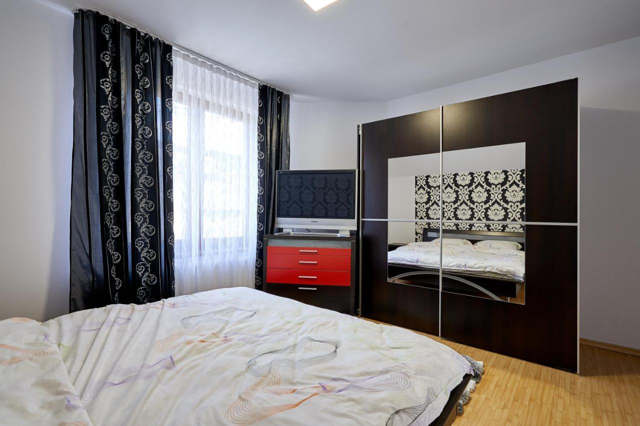 Casa Cu Flori Moisei Hotel ภายนอก รูปภาพ