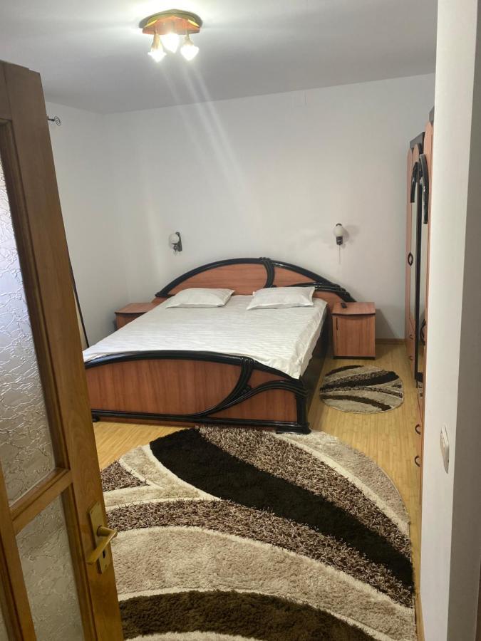 Casa Cu Flori Moisei Hotel ภายนอก รูปภาพ