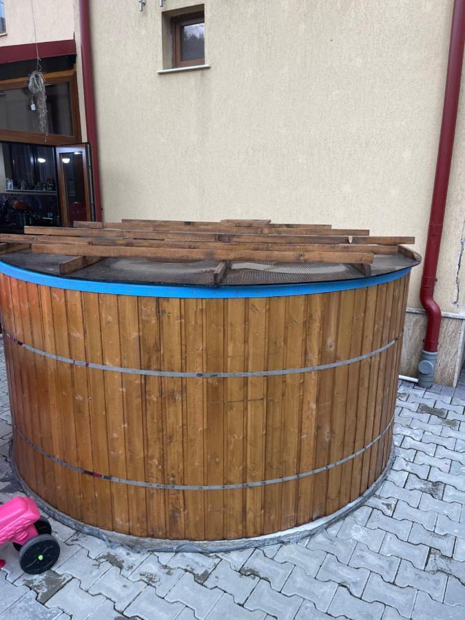 Casa Cu Flori Moisei Hotel ภายนอก รูปภาพ